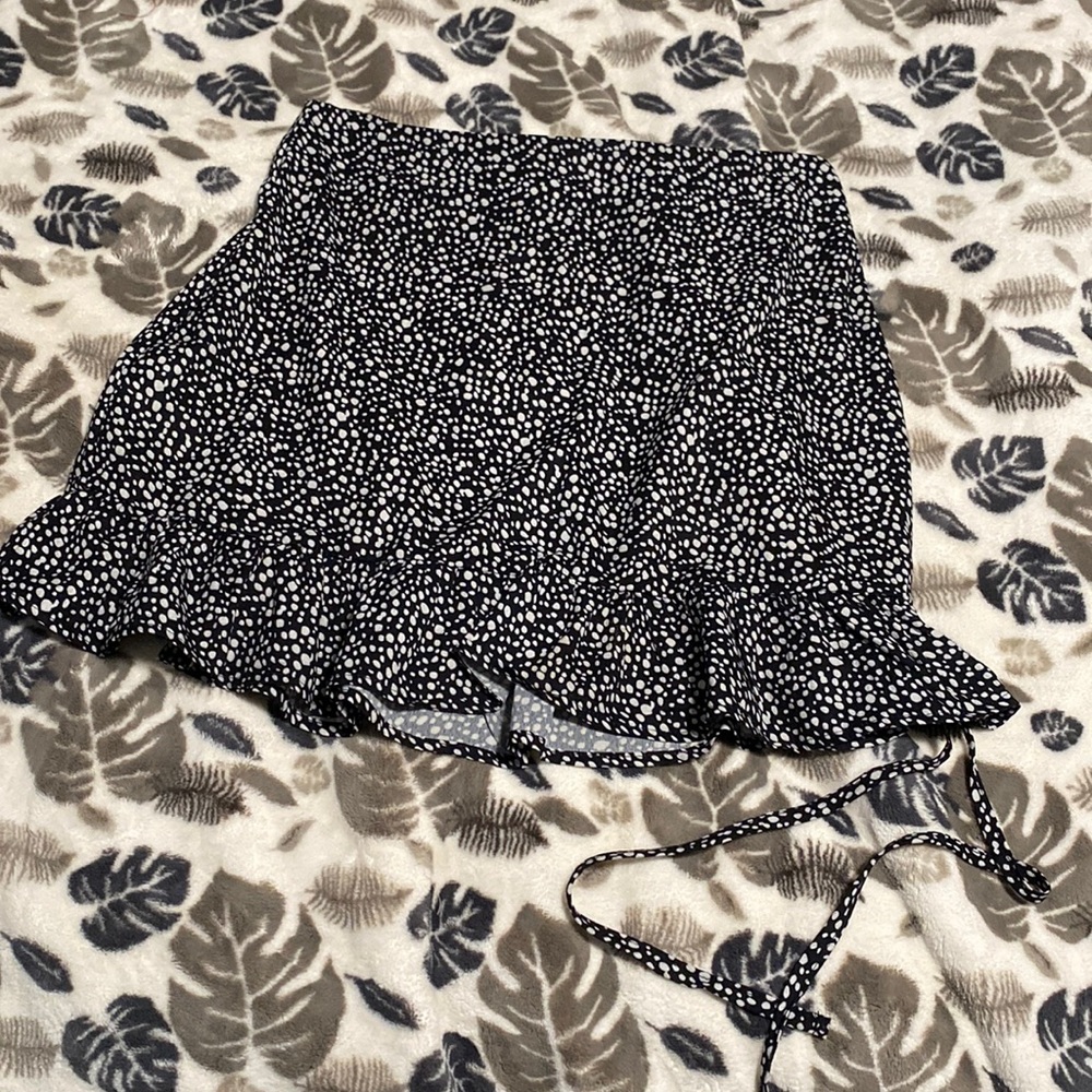 ❤️‍🔥4/$20 - Dalmatian Print Skirt with Wrap Tie Black Shirt